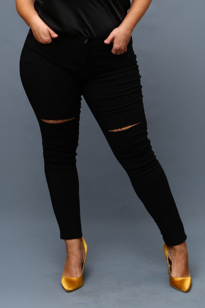 Top 10 Prendas de Tallas Grandes para triunfar este Otoño Jeans Negros Pitillo
