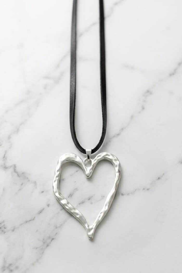 Collar Largo Amor Plateado