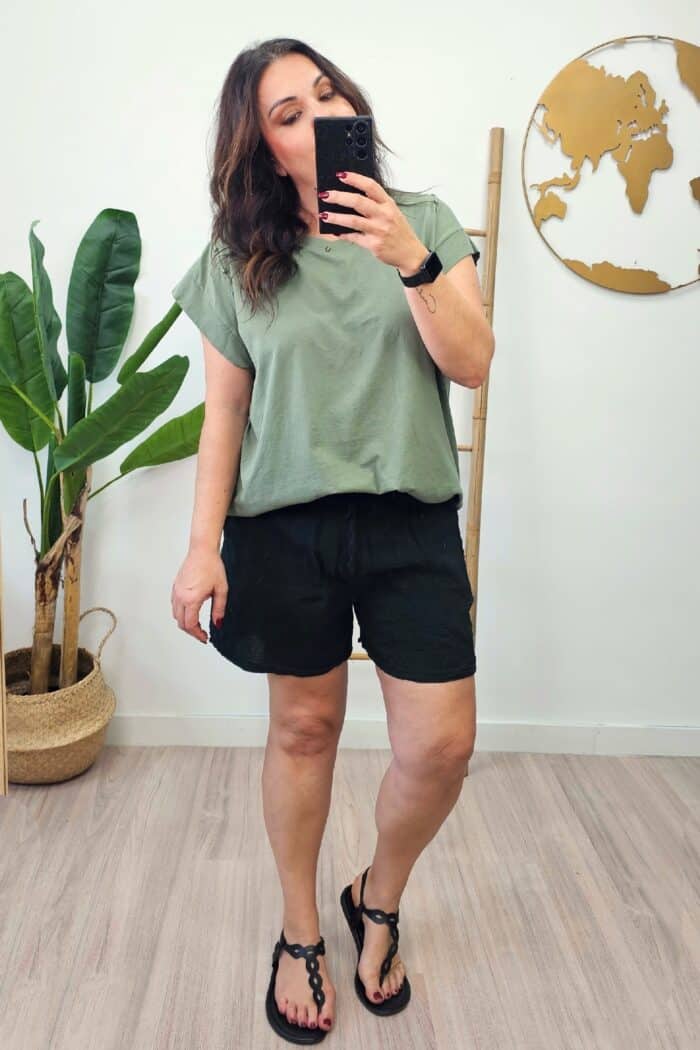 Camiseta Tachas Estrellas Kaki